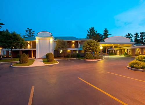 Country Inn & Suites of Traverse City