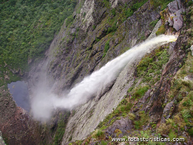 Cachoeira del humo (Andaraí)