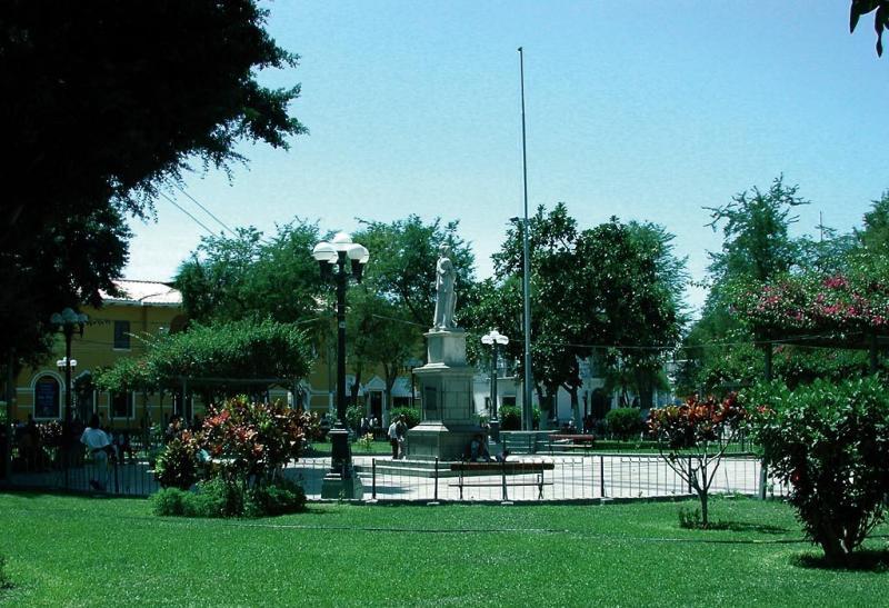 Praça Principal de Piura