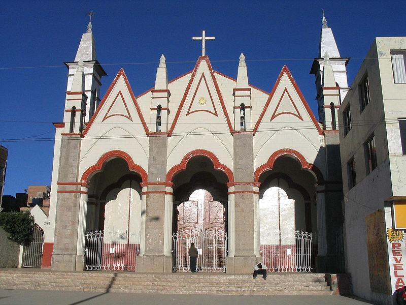 San Juan-kerk het heiligdom van de Maagd van Candelaria in Puno