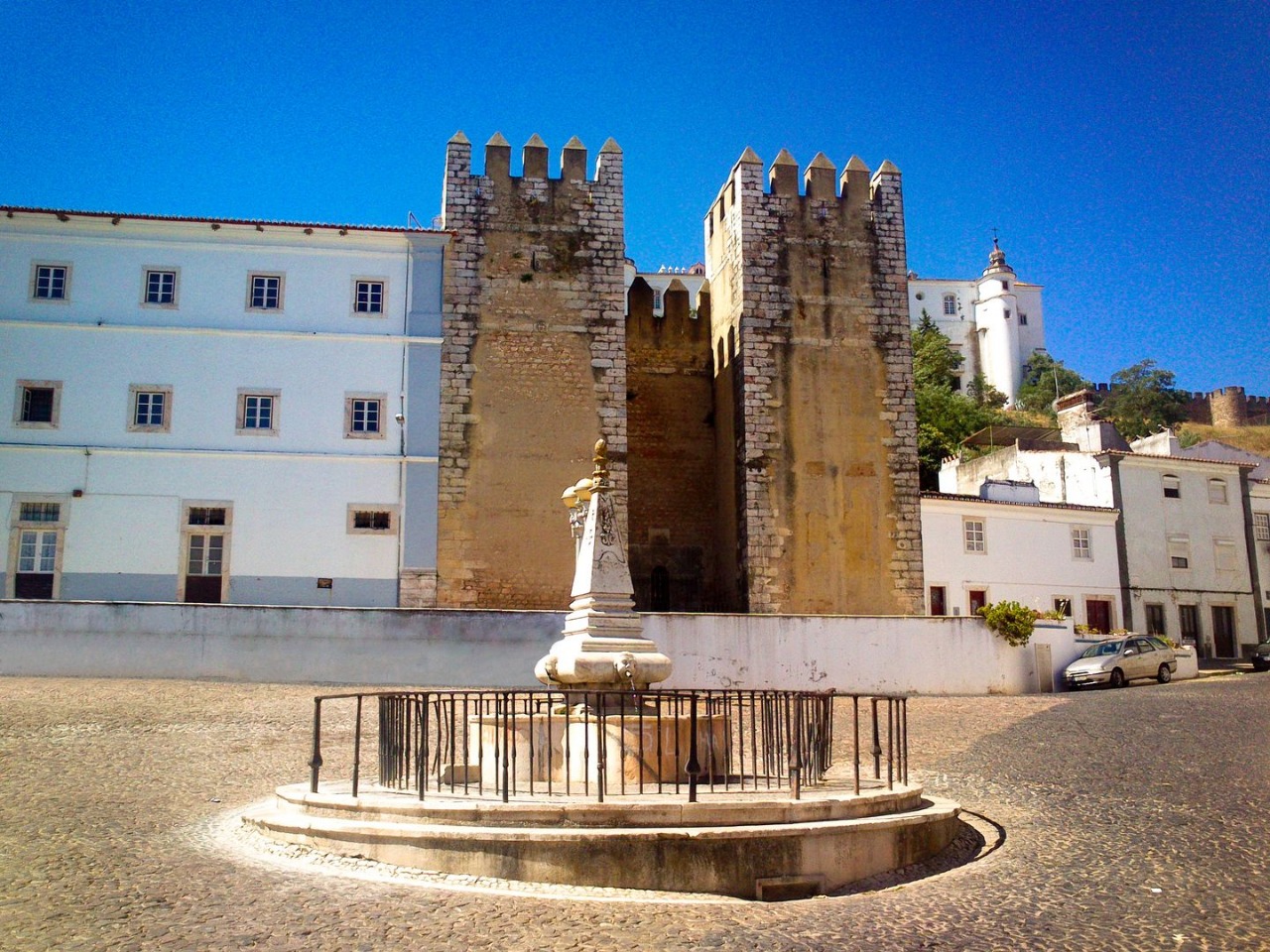 Monumentale reeks van het Alcáçova de Estremoz - Kapel van de koningin Santa Isabel