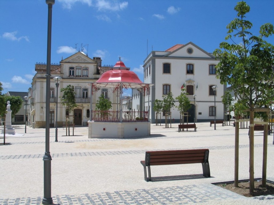 Praça Dr. Eugénio Dias (Sobral de Monte Agraço)